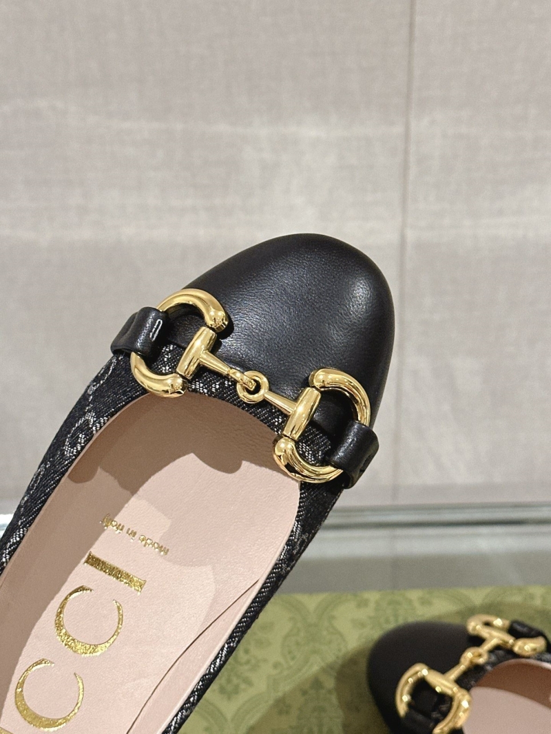 Gucci Flat Shoes